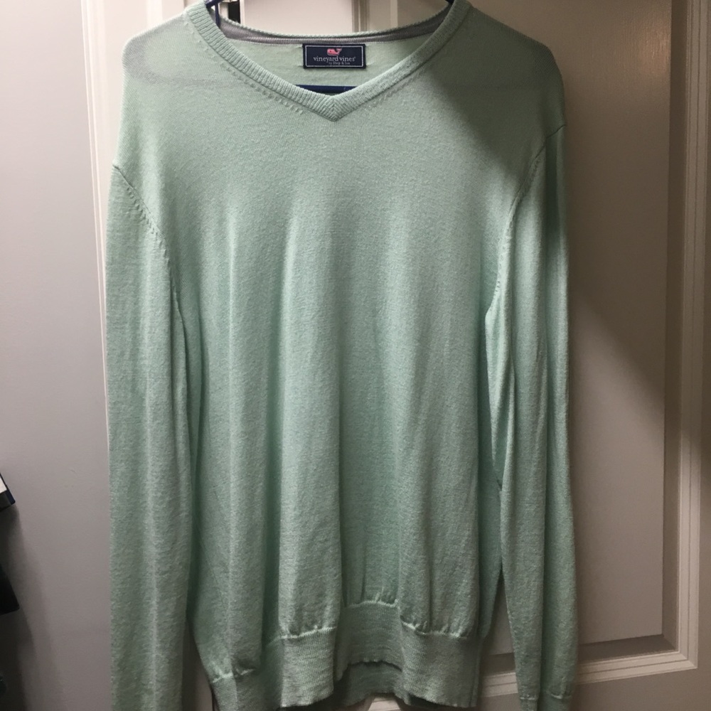 Vineyard Vines sweater